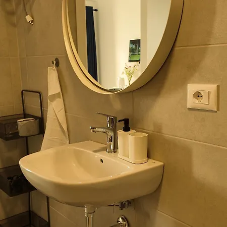 Cielo 27 מלון טיראנה